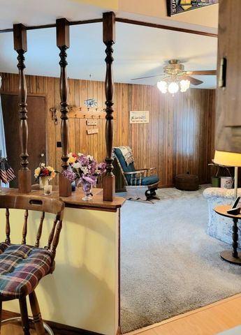 1818 Woodridge ROAD, West Bend, WI 53095