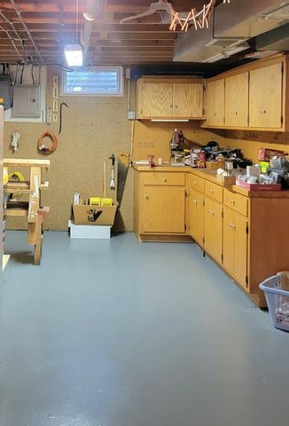 1818 Woodridge ROAD, West Bend, WI 53095