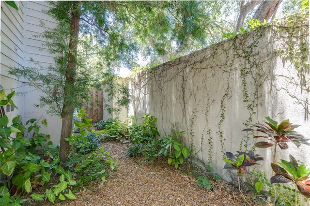 3315 W DE LEON STREET 16, Tampa, FL 33609