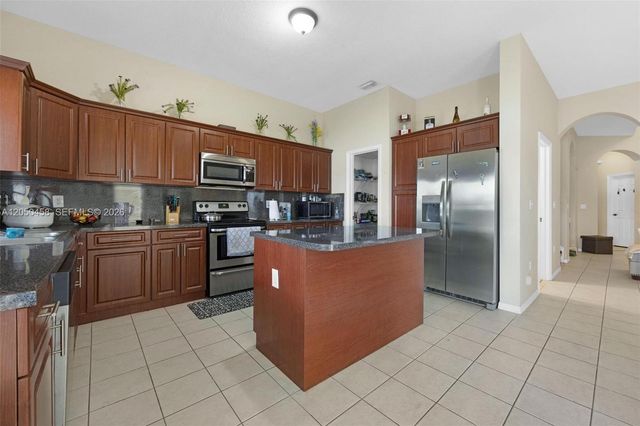 1980 SE 23rd Ave, Homestead, FL 33035