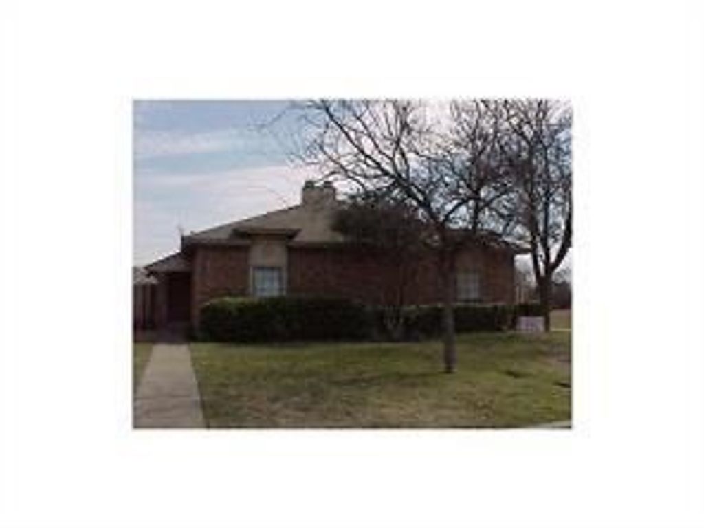 1756 Carrington Drive, Glenn Heights, TX 75154