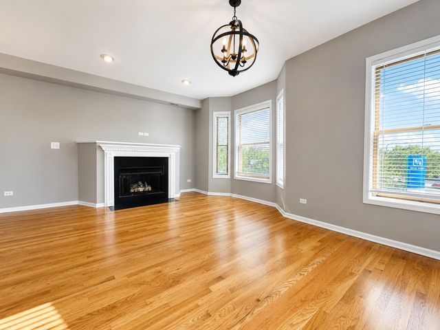 1966 W Diversey Parkway 2, Chicago, IL 60614