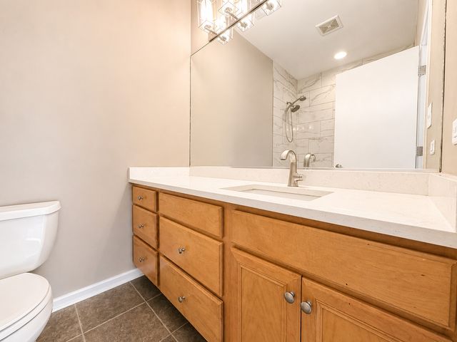 1966 W Diversey Parkway 2, Chicago, IL 60614