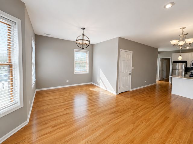 1966 W Diversey Parkway 2, Chicago, IL 60614