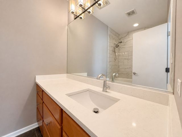 1966 W Diversey Parkway 2, Chicago, IL 60614