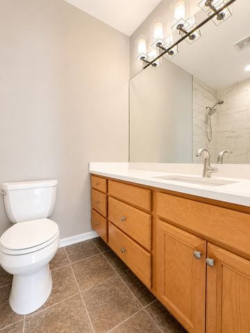 1966 W Diversey Parkway 2, Chicago, IL 60614