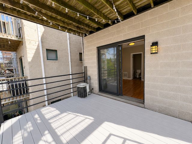 1966 W Diversey Parkway 2, Chicago, IL 60614