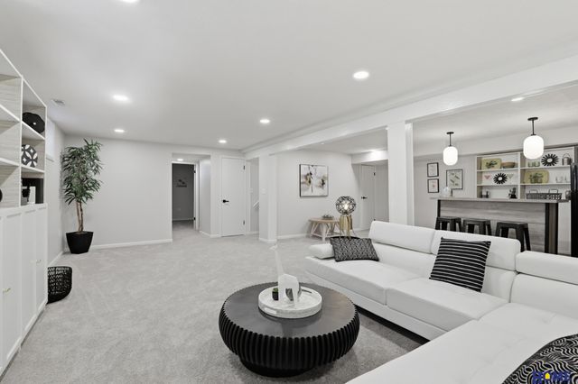 2801 N 74th Street, Lincoln, NE 68507