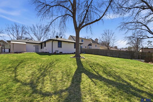 2801 N 74th Street, Lincoln, NE 68507