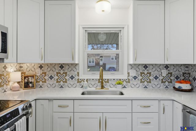 2801 N 74th Street, Lincoln, NE 68507