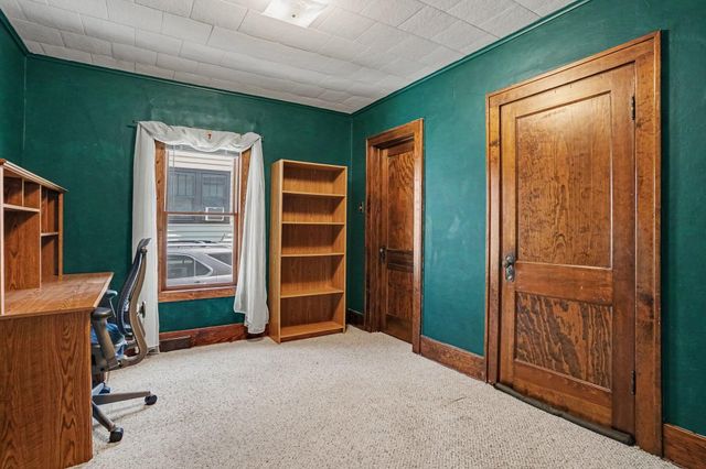 73 E 21st Street, Holland, MI 49423