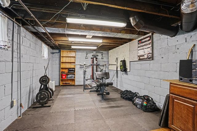 73 E 21st Street, Holland, MI 49423