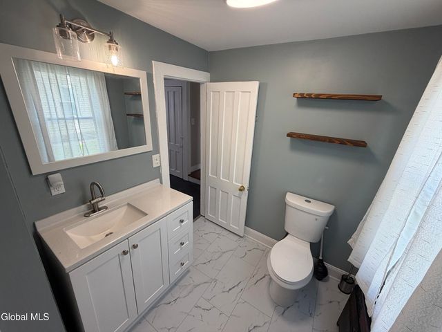 422 4th Avenue, Troy, NY 12182
