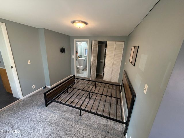 422 4th Avenue, Troy, NY 12182