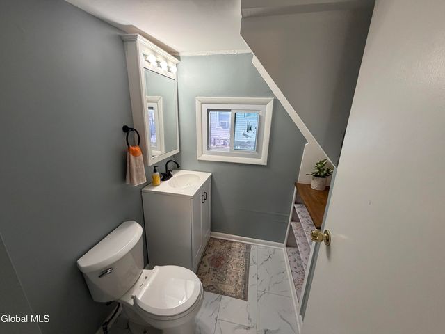 422 4th Avenue, Troy, NY 12182