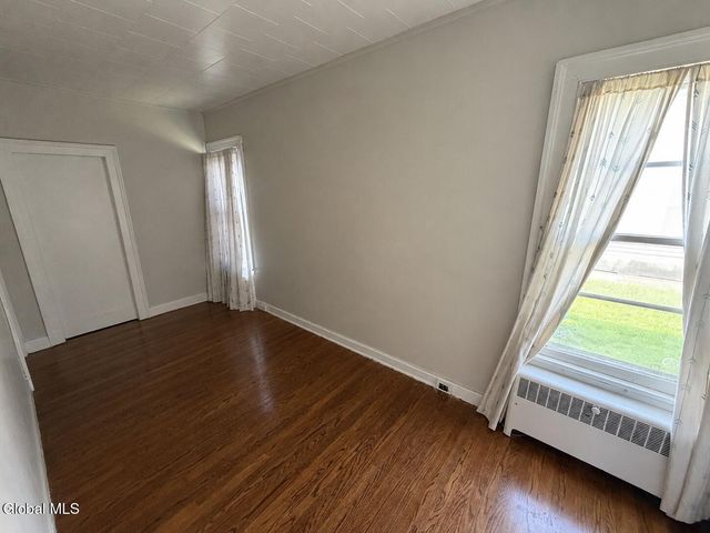422 4th Avenue, Troy, NY 12182