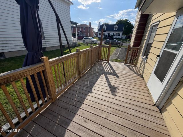 422 4th Avenue, Troy, NY 12182