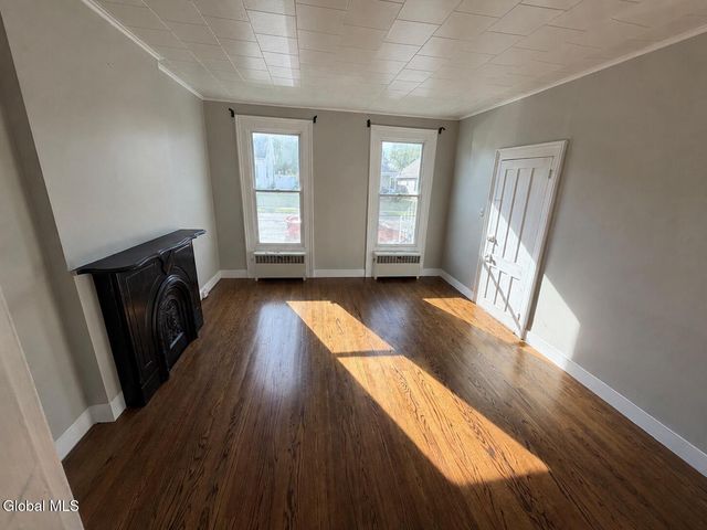 422 4th Avenue, Troy, NY 12182