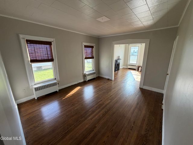 422 4th Avenue, Troy, NY 12182