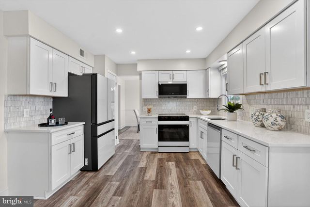 5502 BUGGY WHIP DR, Centreville, VA 20120