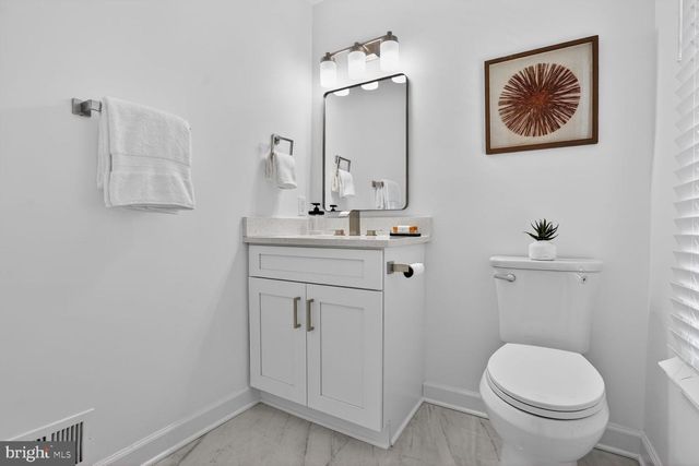 5502 BUGGY WHIP DR, Centreville, VA 20120