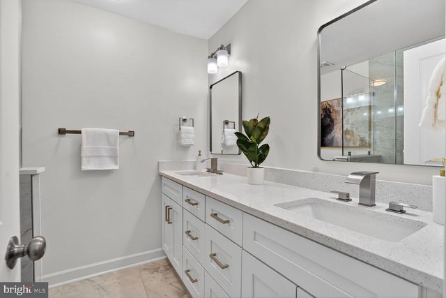 5502 BUGGY WHIP DR, Centreville, VA 20120