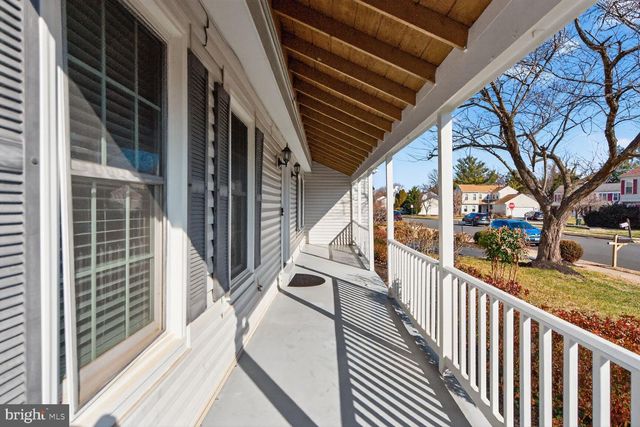 5502 BUGGY WHIP DR, Centreville, VA 20120