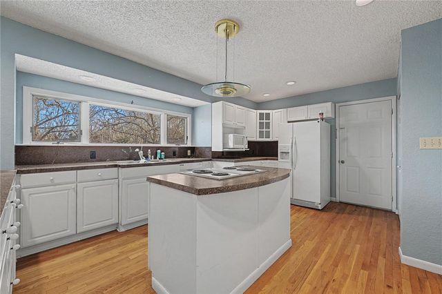 6300 Claywood Lane, Fayetteville, AR 72703