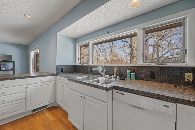 6300 Claywood Lane, Fayetteville, AR 72703