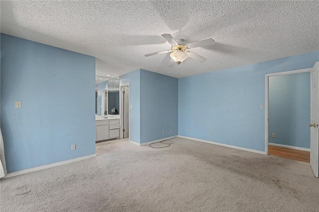 6300 Claywood Lane, Fayetteville, AR 72703