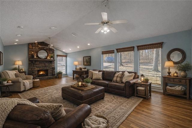 6300 Claywood Lane, Fayetteville, AR 72703