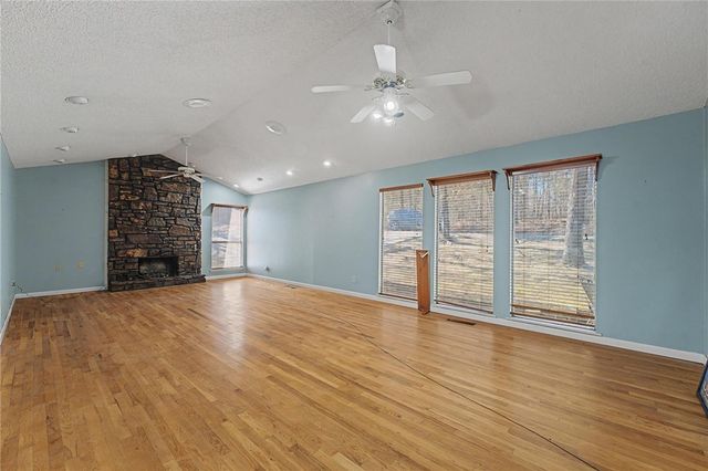 6300 Claywood Lane, Fayetteville, AR 72703