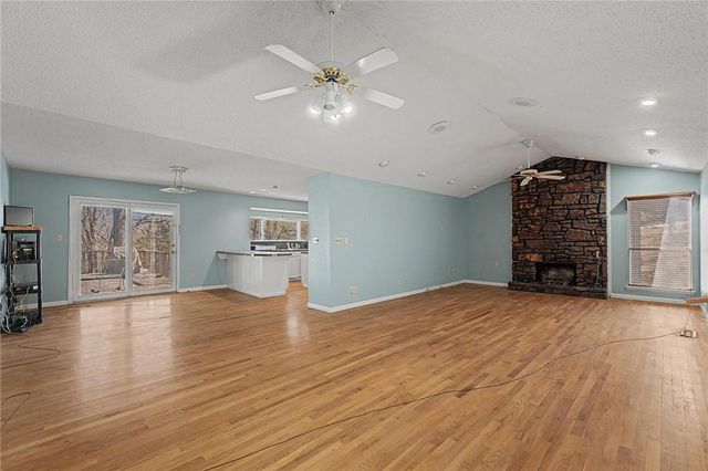 6300 Claywood Lane, Fayetteville, AR 72703