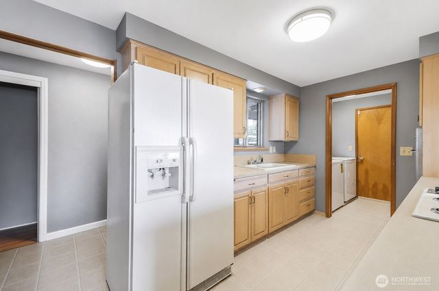 9015 Winona Street SW, Lakewood, WA 98498
