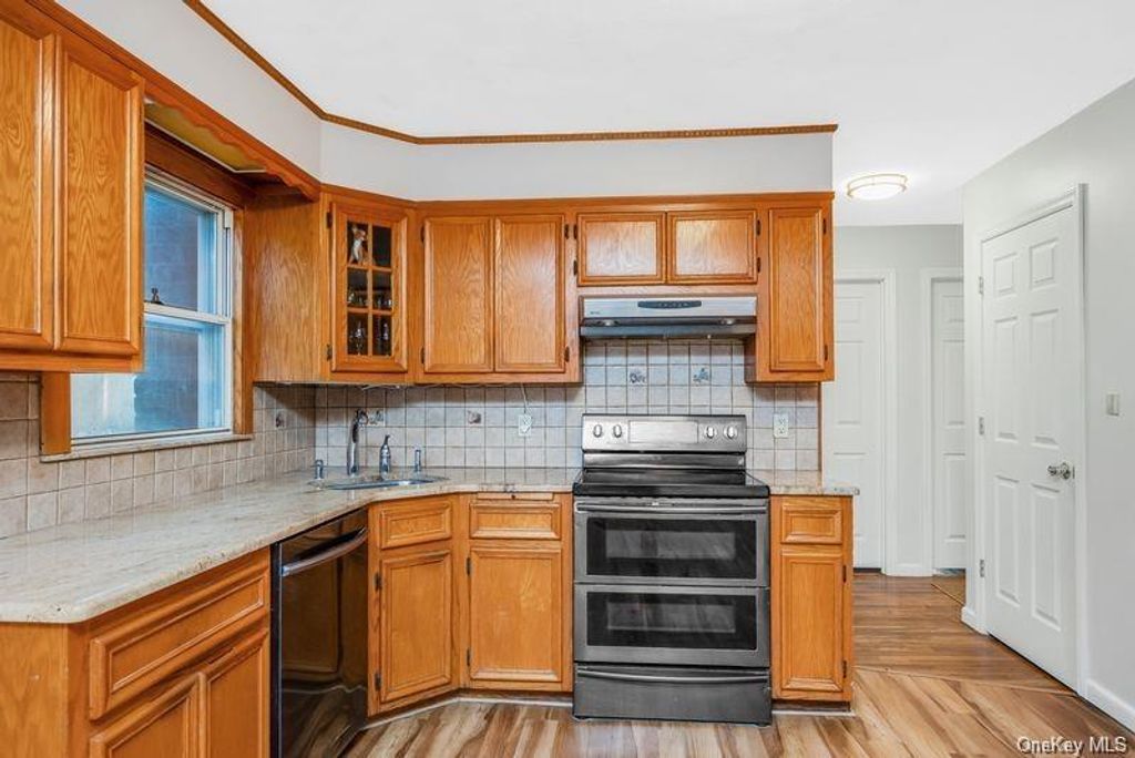 89 Catherine Avenue, Franklin Square, NY 11010 — photo 3