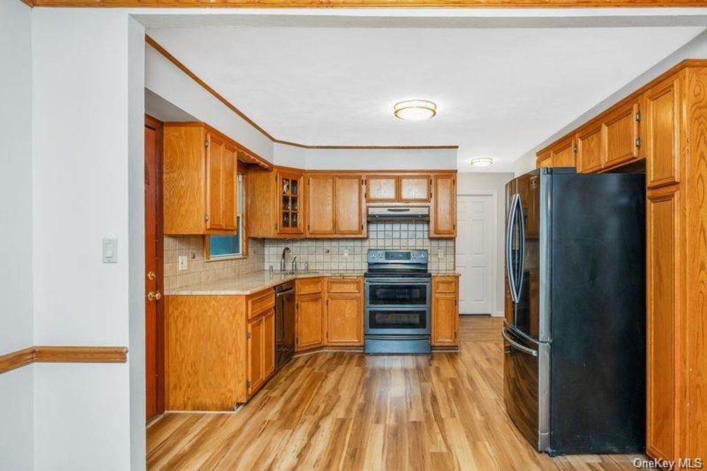 89 Catherine Avenue, Franklin Square, NY 11010 — photo 4