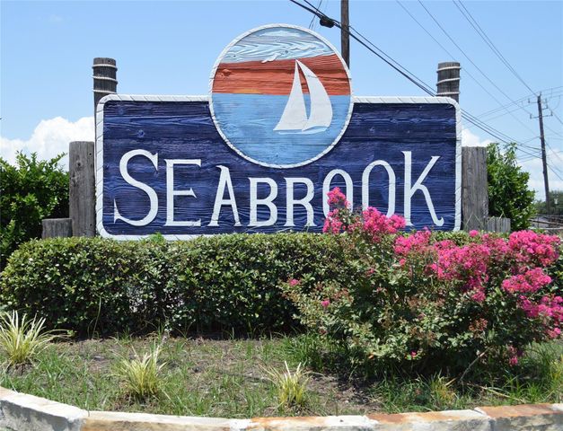 2833 Seaside Drive, Seabrook, TX 77586