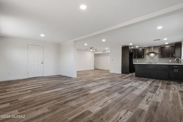 2229 W Window Rock Drive, Tucson, AZ 85745