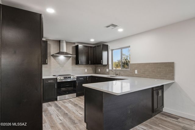 2229 W Window Rock Drive, Tucson, AZ 85745