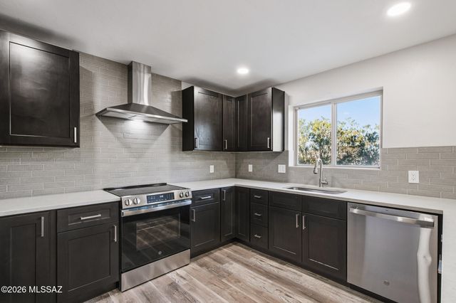 2229 W Window Rock Drive, Tucson, AZ 85745