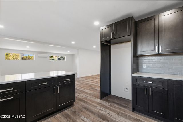 2229 W Window Rock Drive, Tucson, AZ 85745