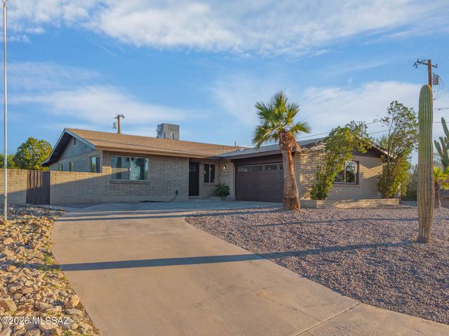 2229 W Window Rock Drive, Tucson, AZ 85745