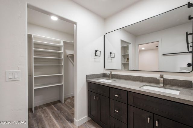 2229 W Window Rock Drive, Tucson, AZ 85745