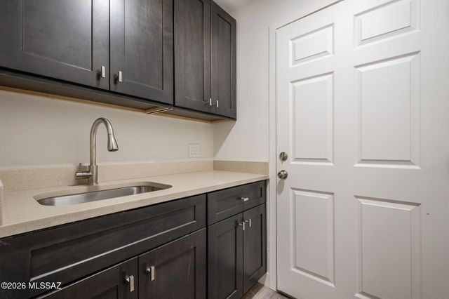 2229 W Window Rock Drive, Tucson, AZ 85745
