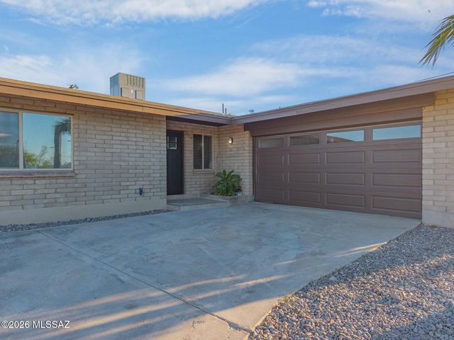 2229 W Window Rock Drive, Tucson, AZ 85745