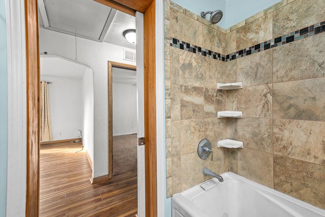 209 17th Street E, Milan, IL 61264