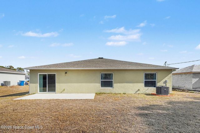 1986 Waukesha Avenue SE, Palm Bay, FL 32909