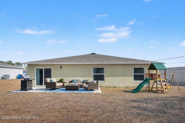 1986 Waukesha Avenue SE, Palm Bay, FL 32909