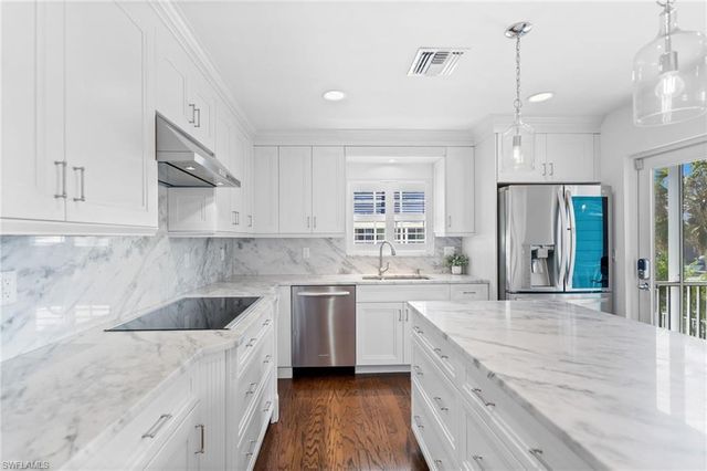 1286 Rainbow CT, Naples, FL 34110