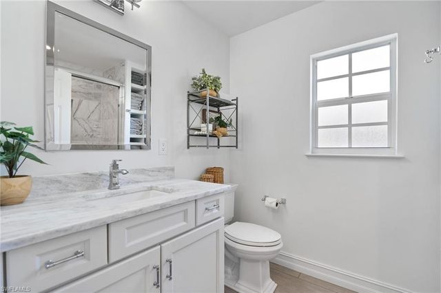 1286 Rainbow CT, Naples, FL 34110